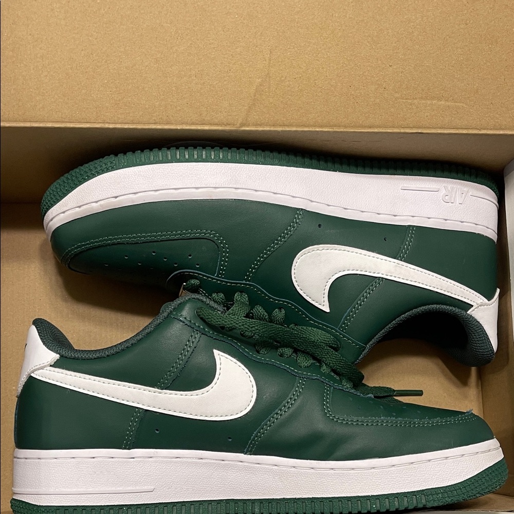 Nike Men's Forest Green and White Sneakers